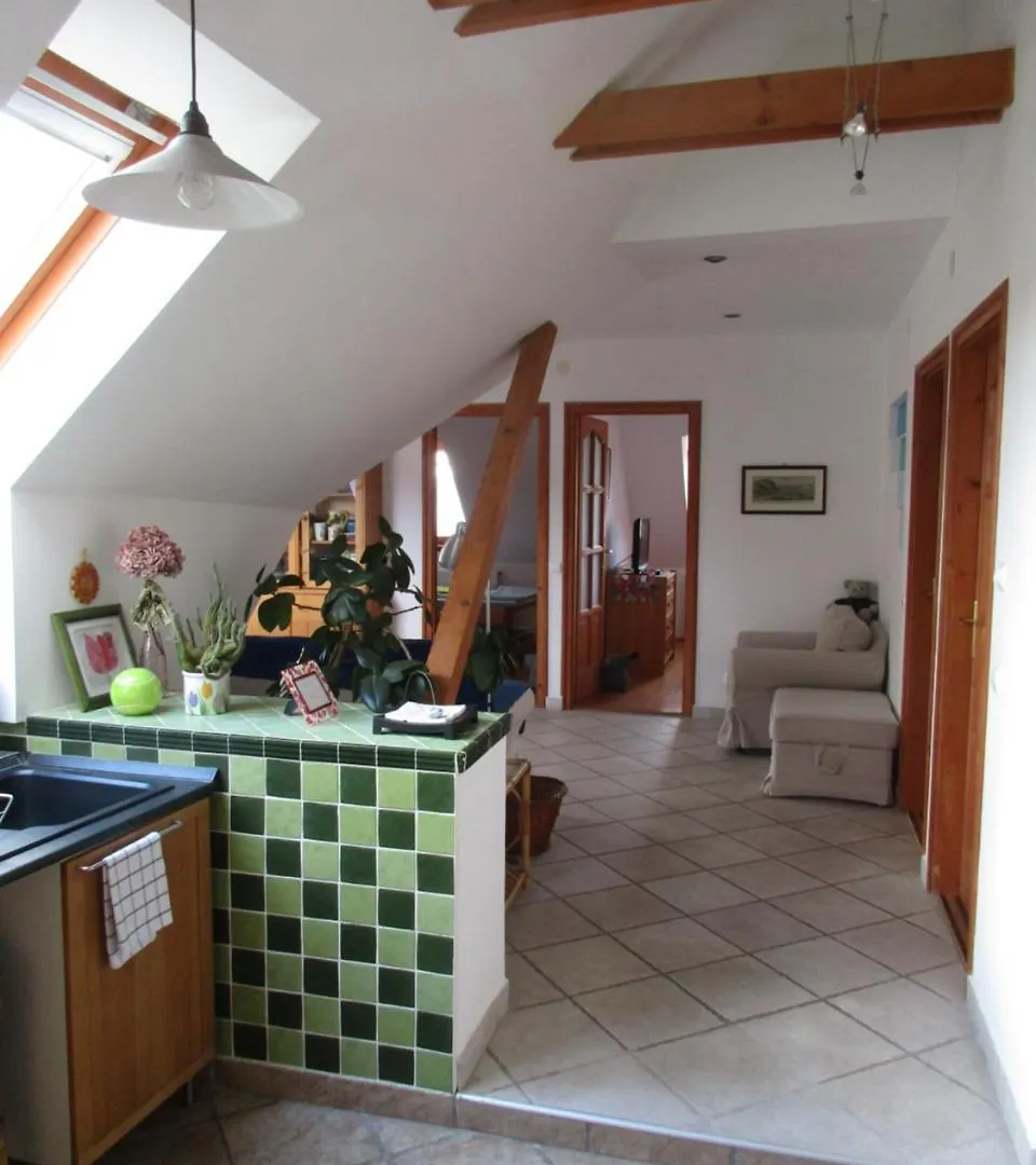 Kiralyszeke Apartman Eğri